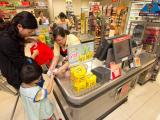 Heep Hong children applied thier shopping skills at Wellcome supermarket.